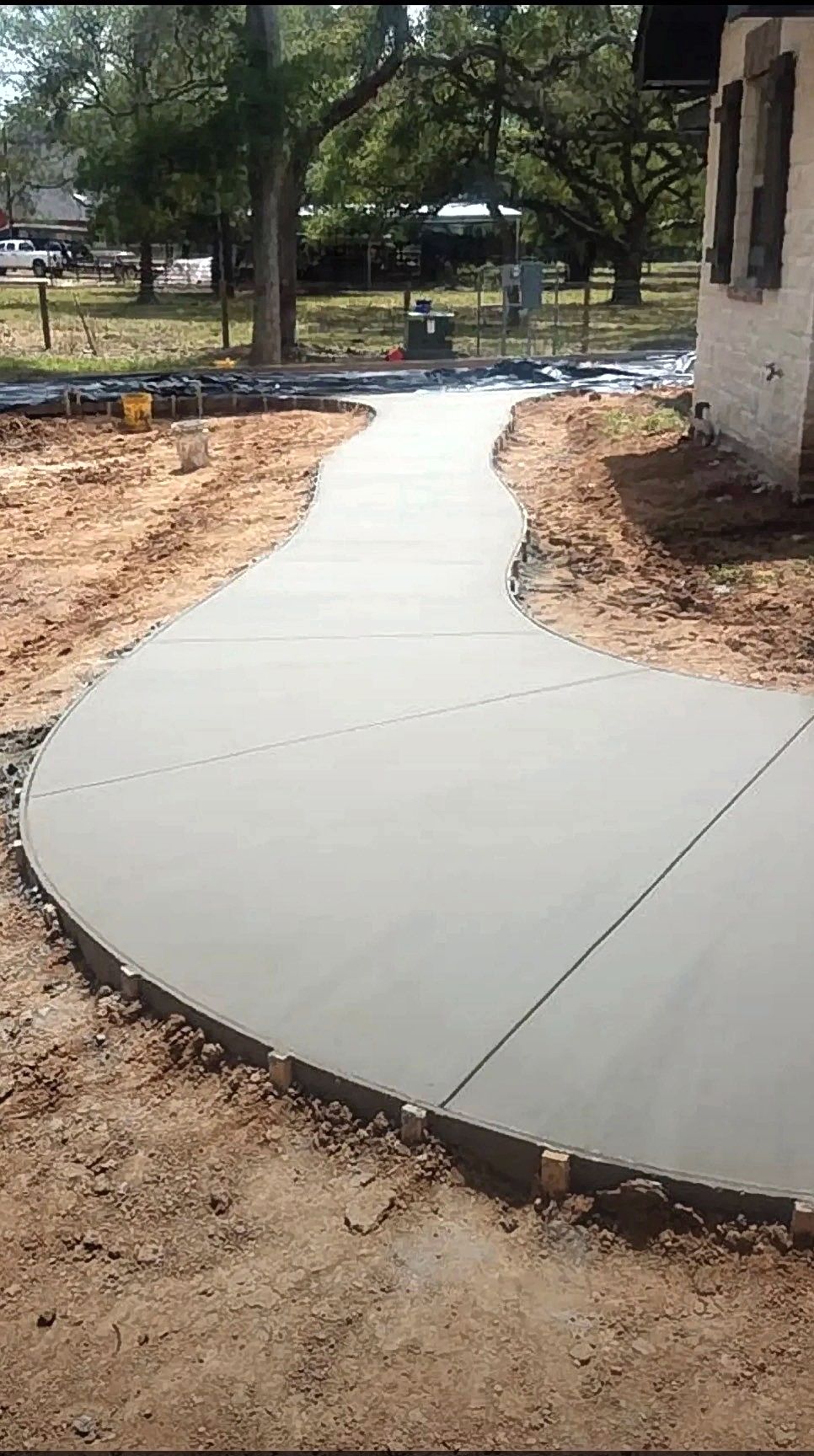 Curved concrete walkway